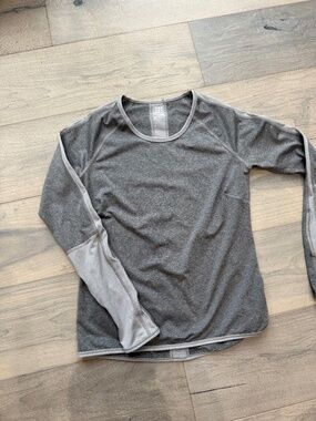 Title Nine Workout Shirt Small